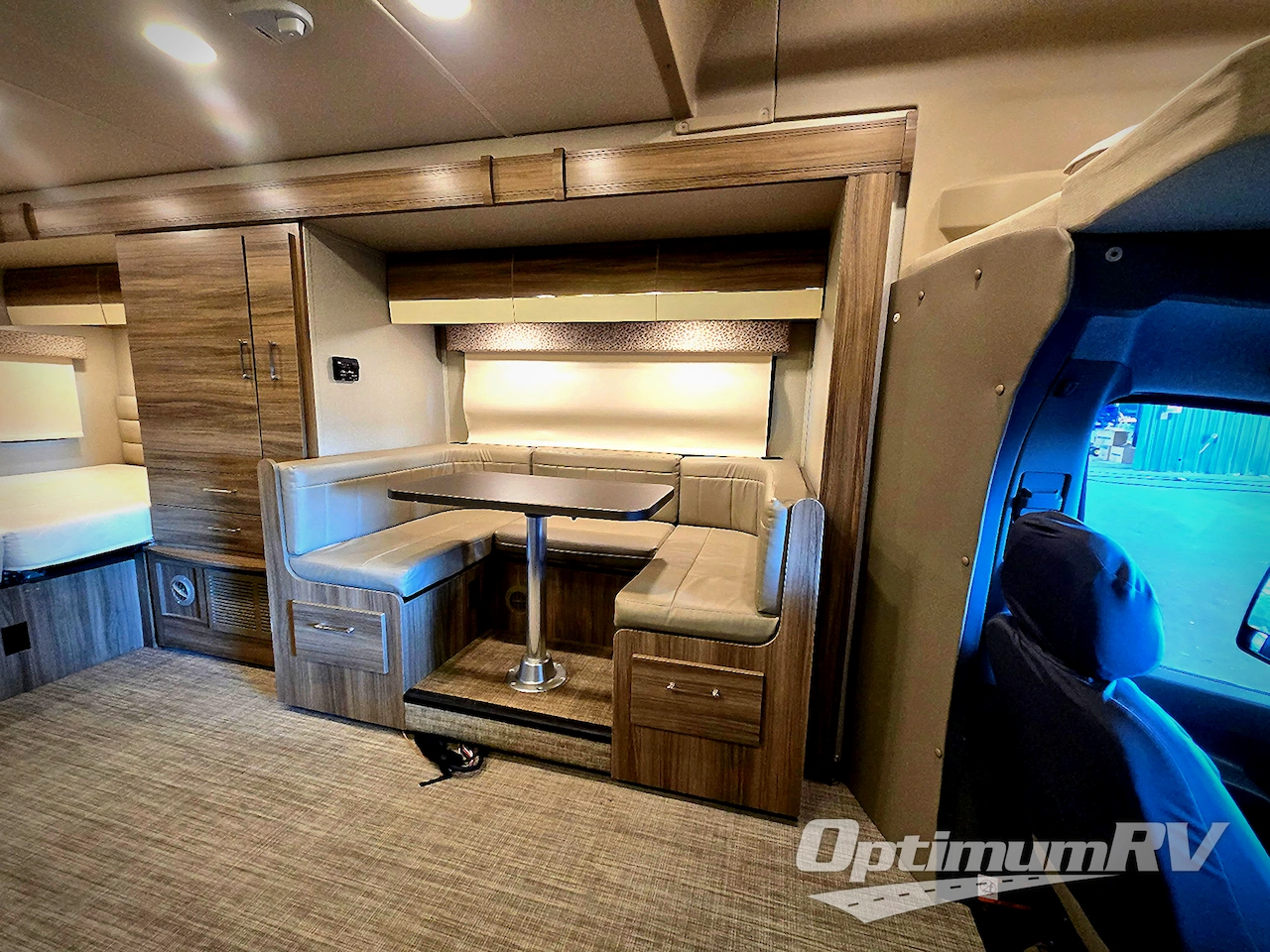 2018 Entegra Qwest 24L Photo 6