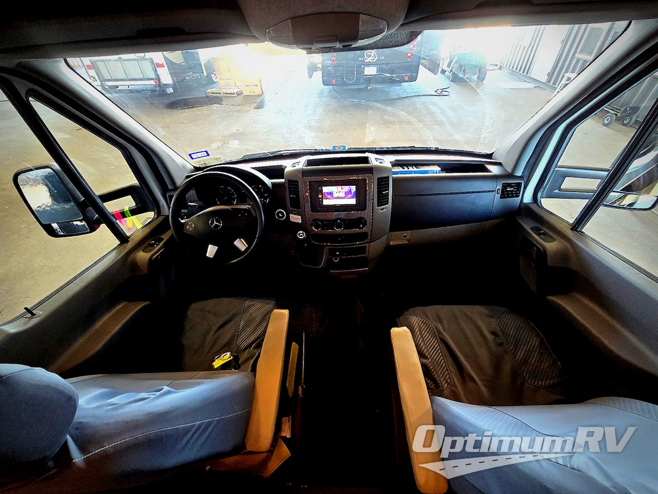 2018 Entegra Qwest 24L Photo 4