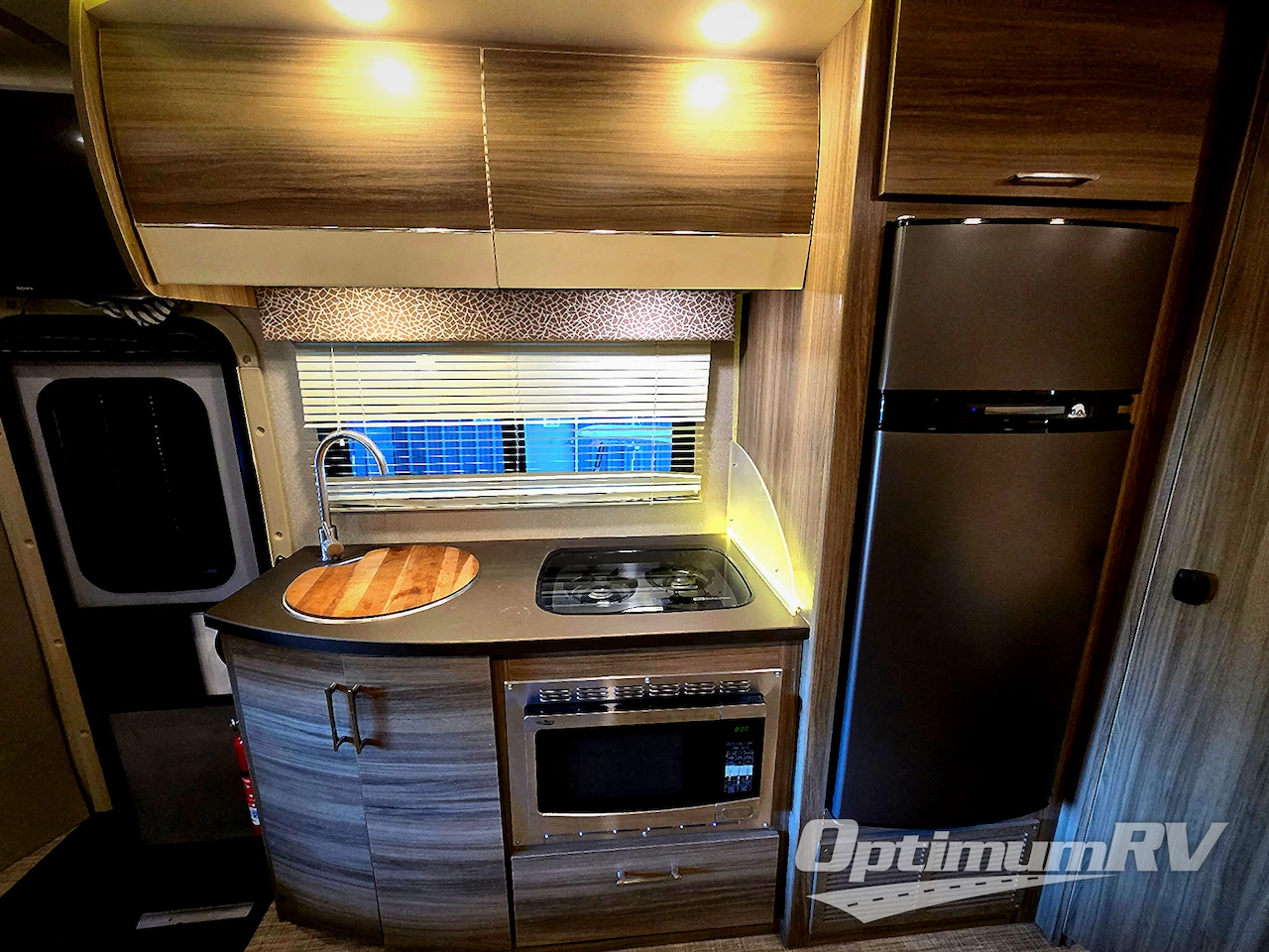 2018 Entegra Qwest 24L Photo 8