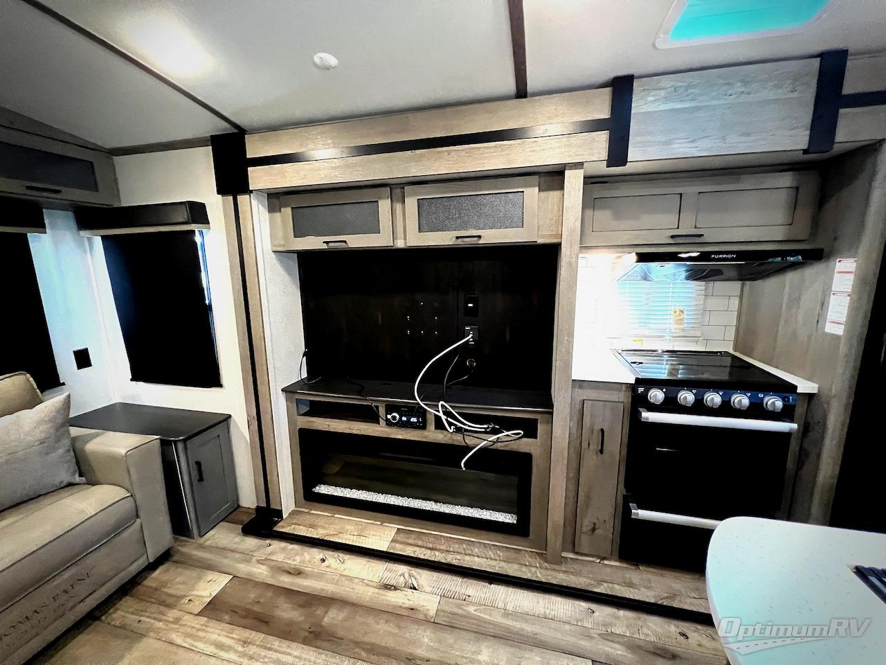 2021 Keystone Outback 328RL Photo 8