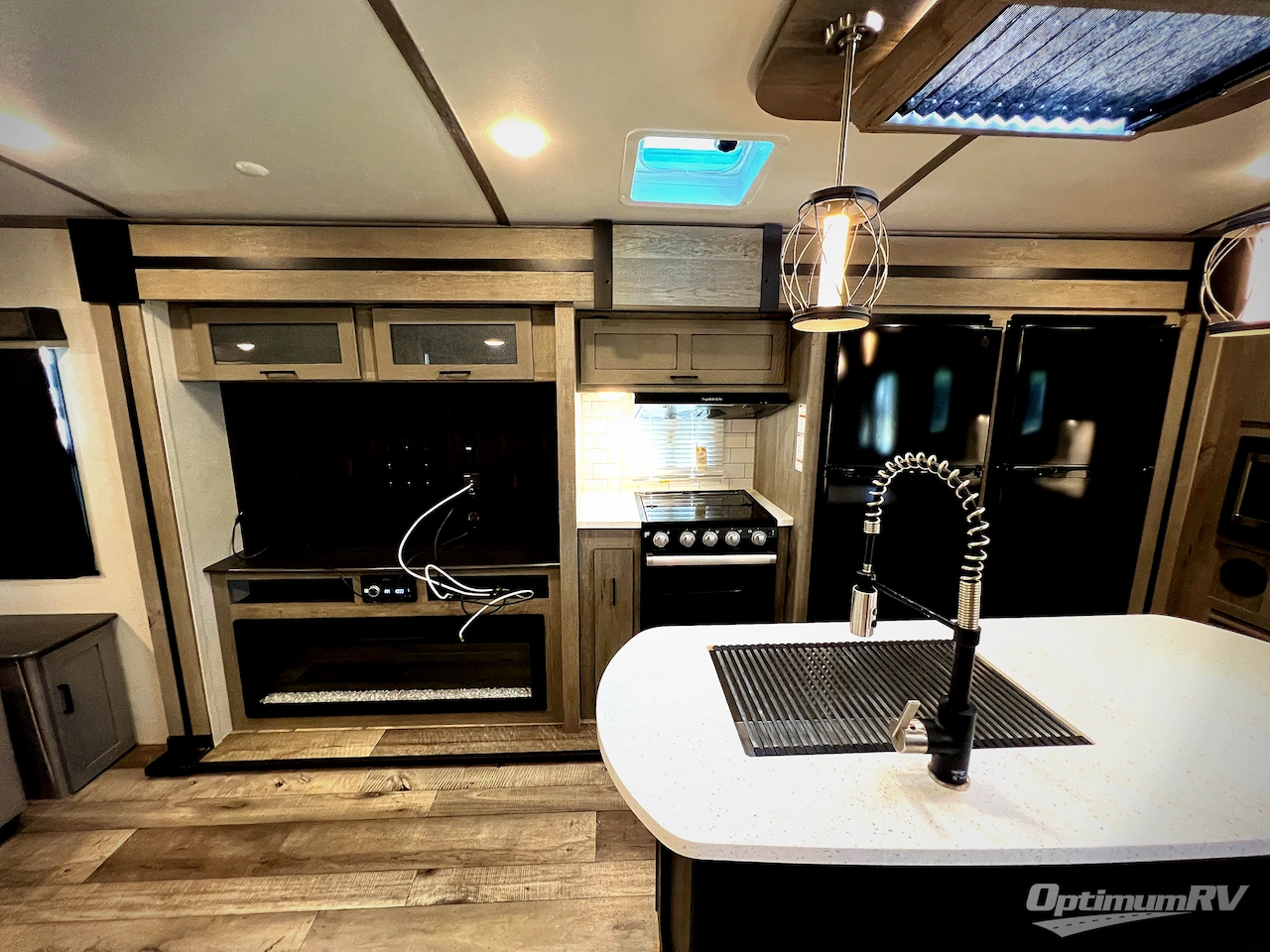 2021 Keystone Outback 328RL Photo 7