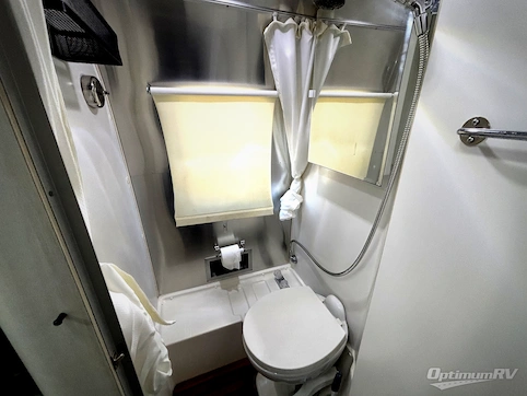 2018 Airstream Sport 16RB RV Photo 4