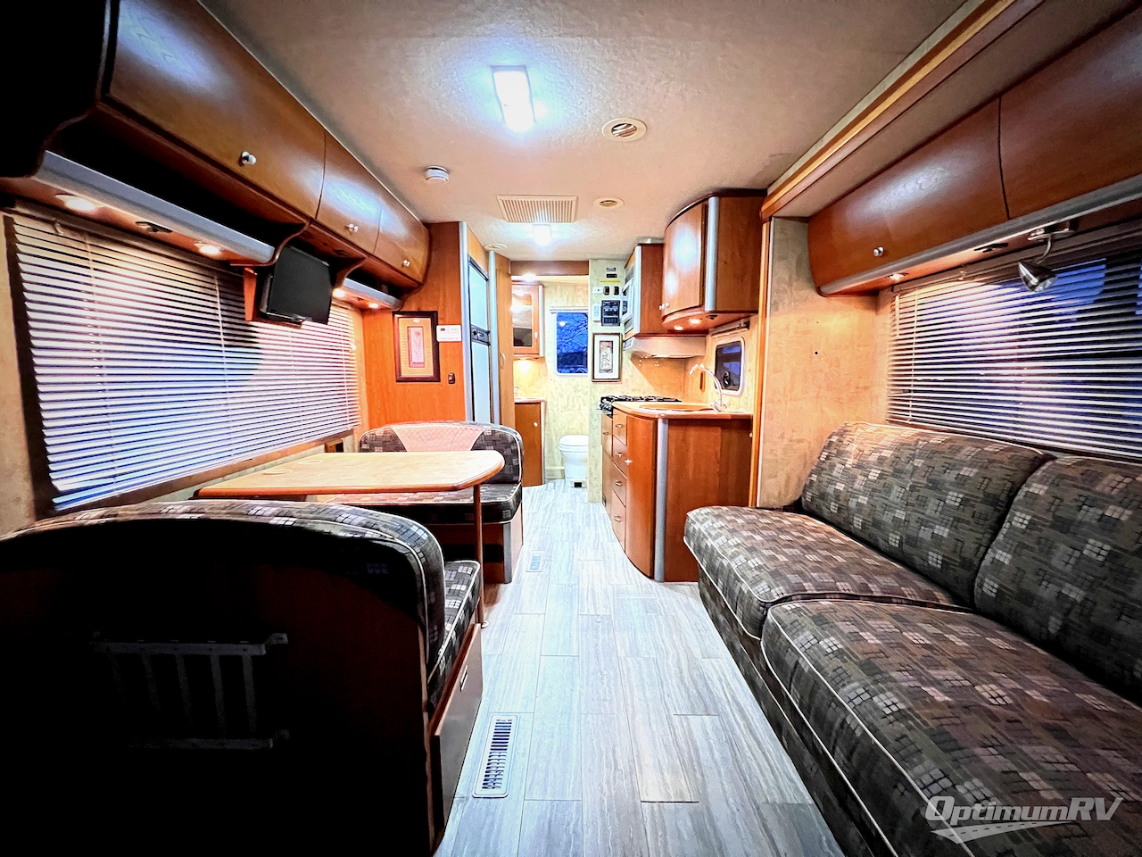 2007 Winnebago View 23J Photo 8