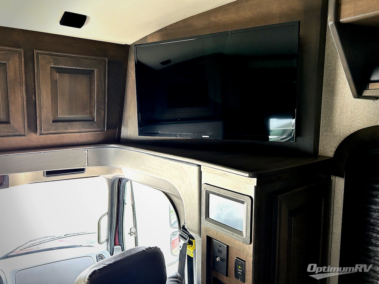 2020 Dynamax DX3 34KD Photo 18