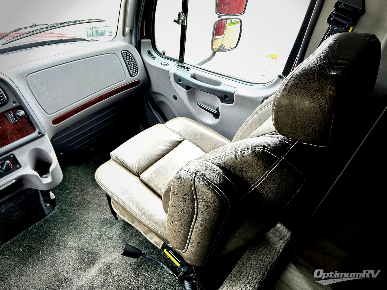 2020 Dynamax DX3 34KD Photo 22