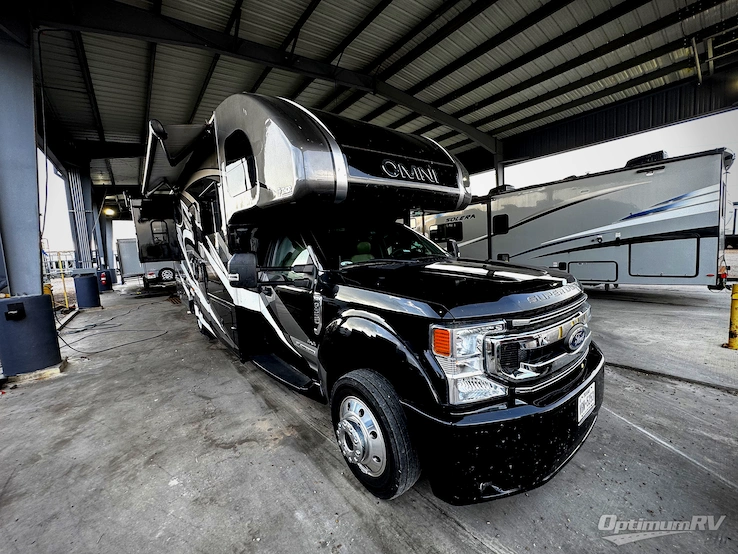 2022 Thor Omni XG32 RV Photo 1