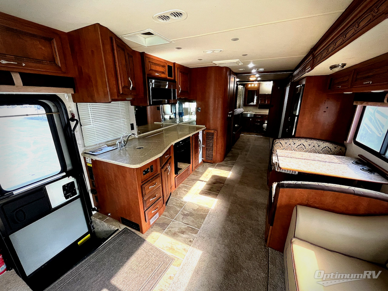 2011 Fleetwood Southwind 36D Photo 5