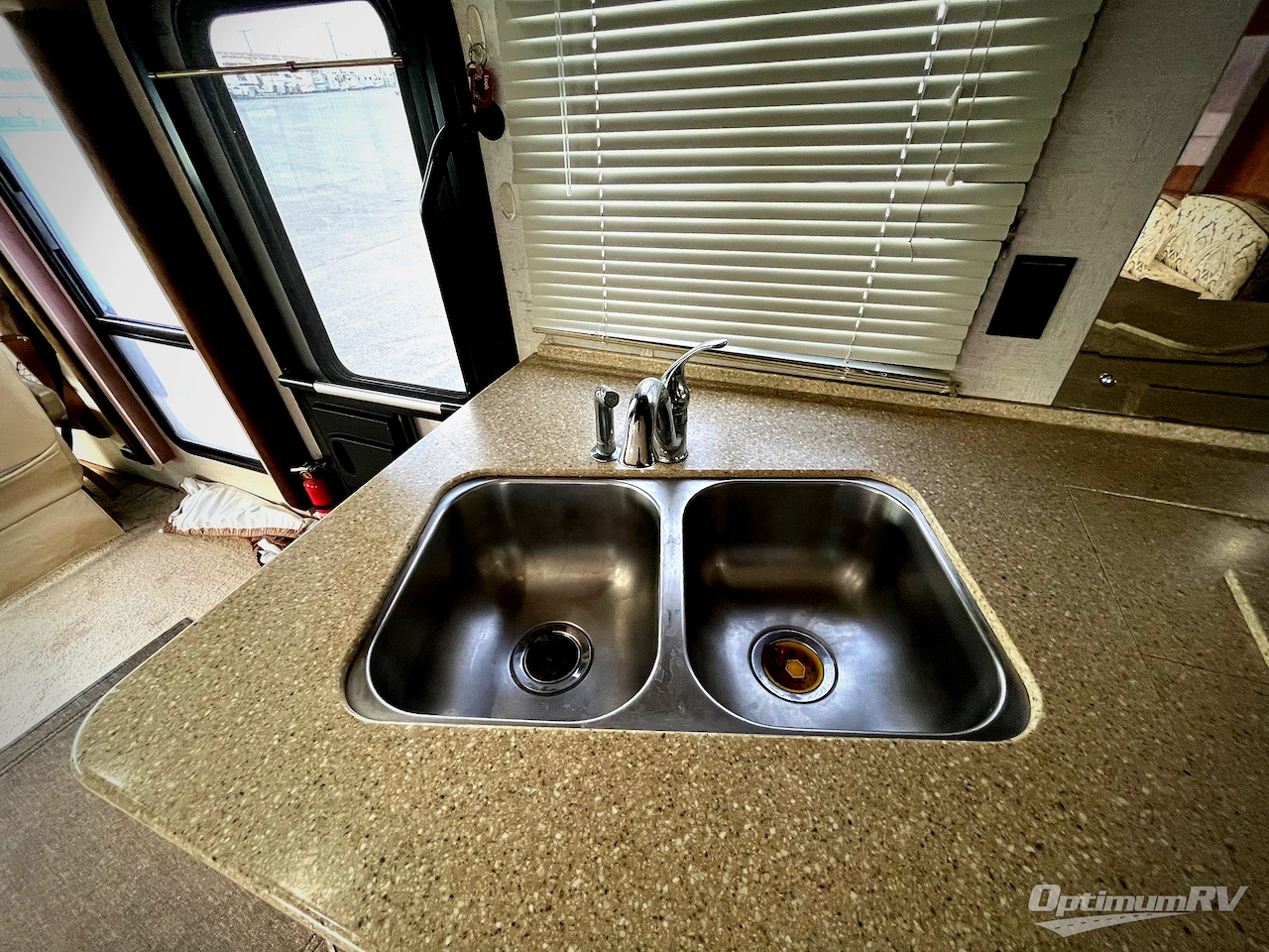 2011 Fleetwood Southwind 36D Photo 14