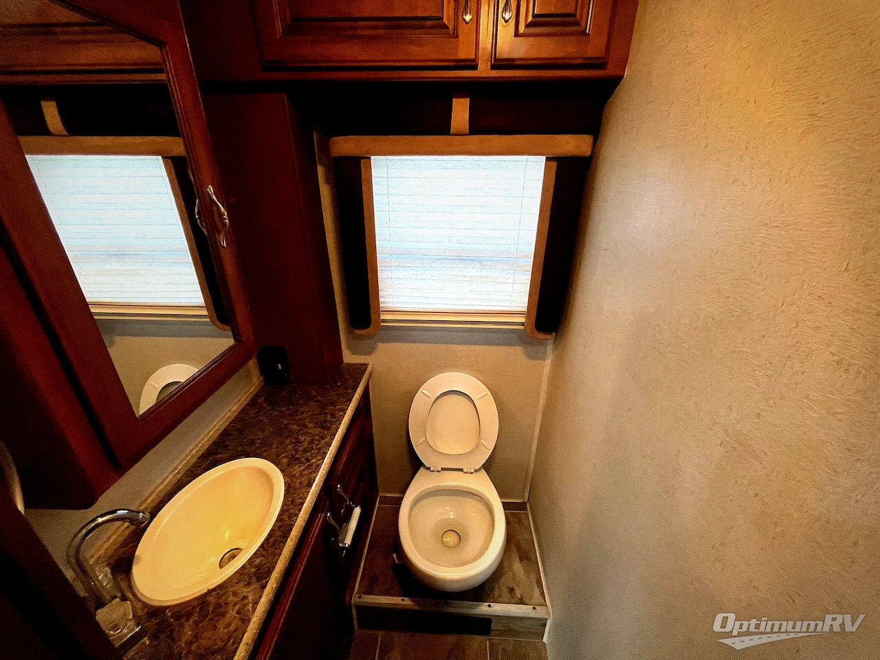 2011 Fleetwood Southwind 36D Photo 23