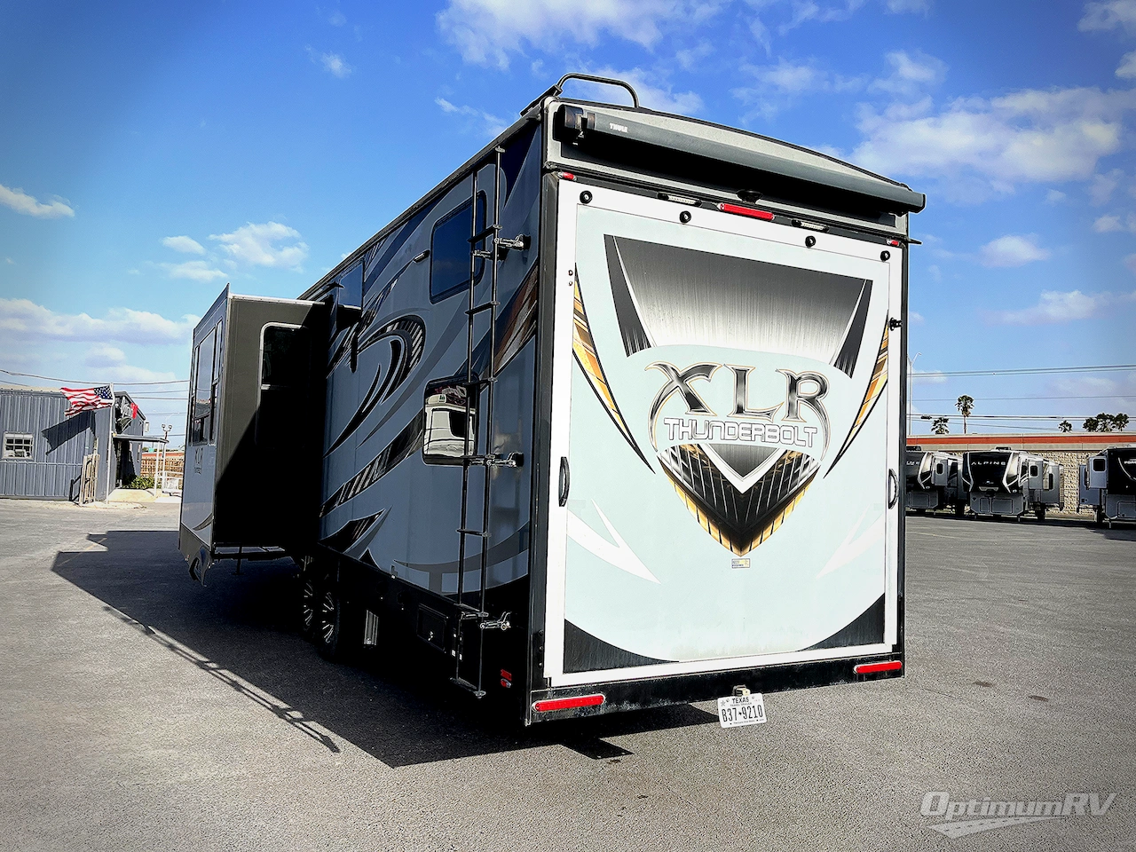 2018 Forest River XLR Thunderbolt 341AMP Photo 4