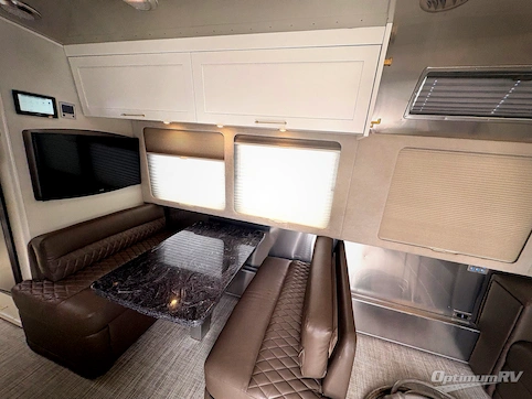 2021 Airstream Globetrotter 30RB RV Photo 3