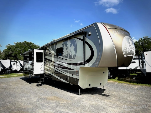 Used 2015 Redwood Redwood 39MB Featured Photo