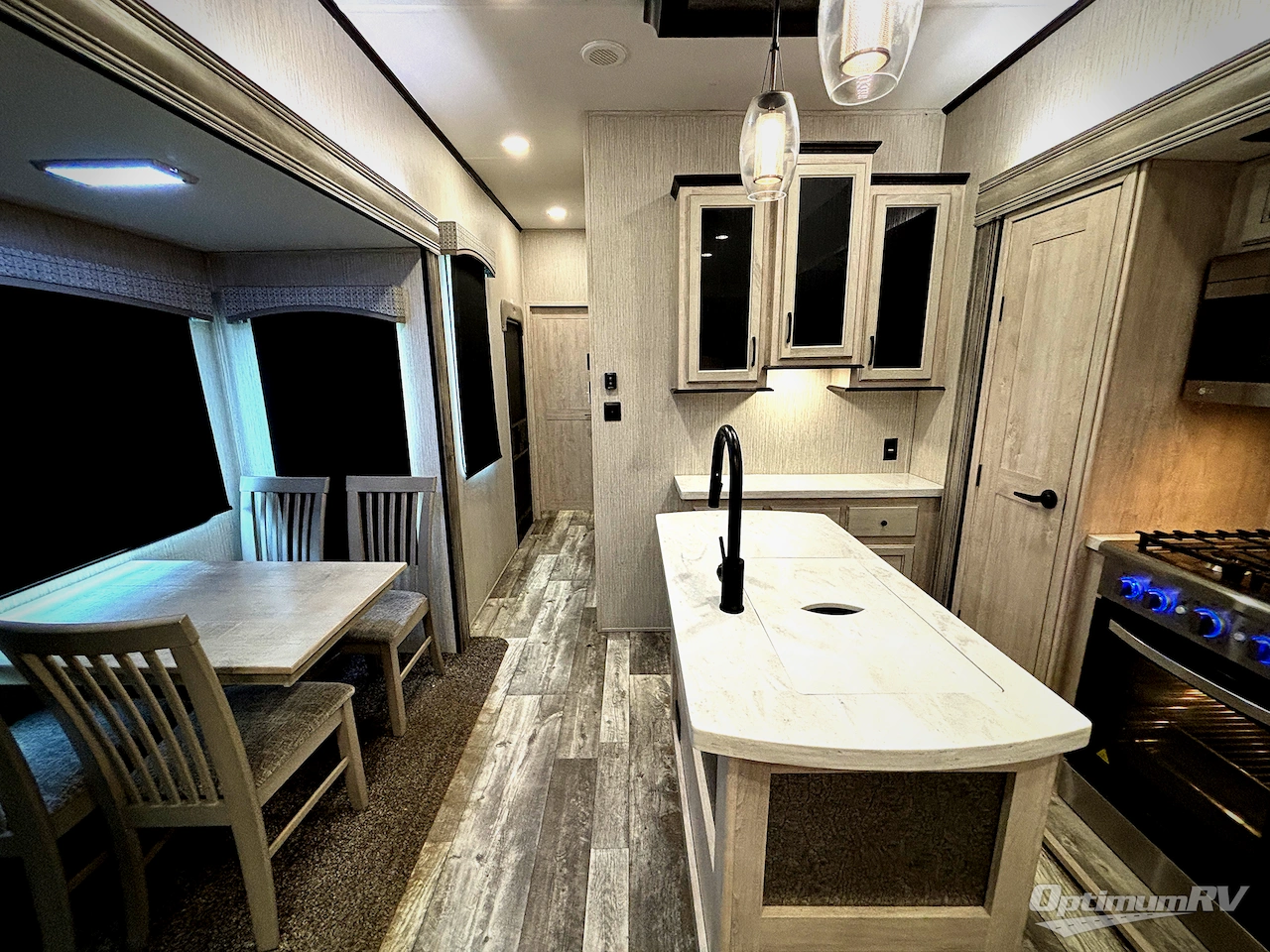 2022 Forest River Sandpiper Luxury 379FLOK Photo 2