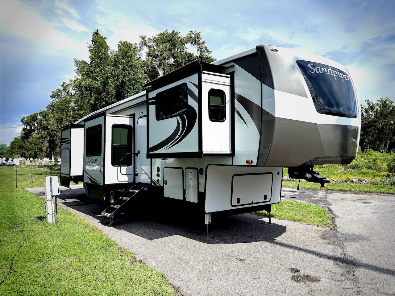 2022 Forest River Sandpiper Luxury 379FLOK Photo 1