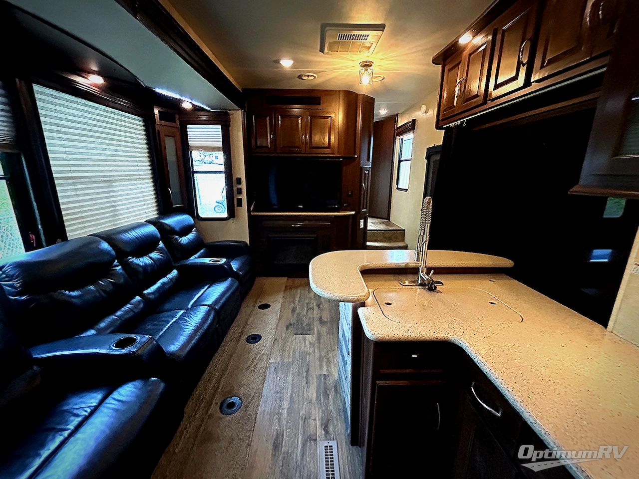 2016 Heartland Cyclone 4200 Photo 5