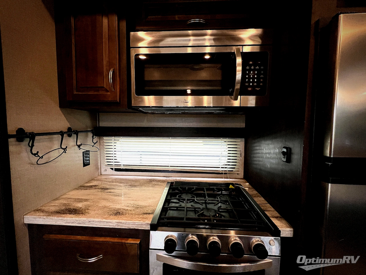 2020 Coachmen Brookstone 344FL Photo 15