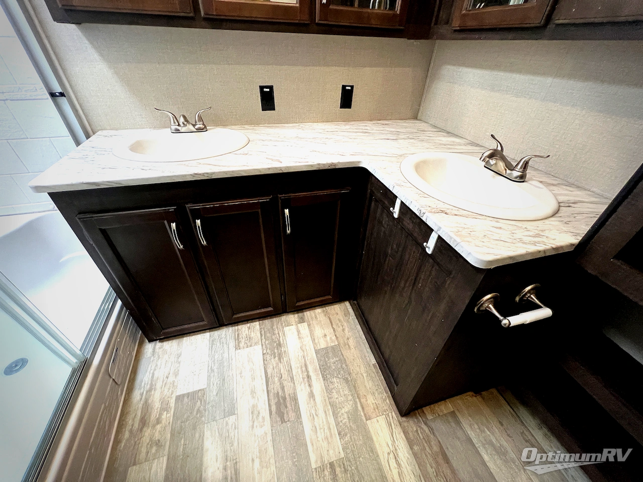 2020 Coachmen Brookstone 344FL Photo 24