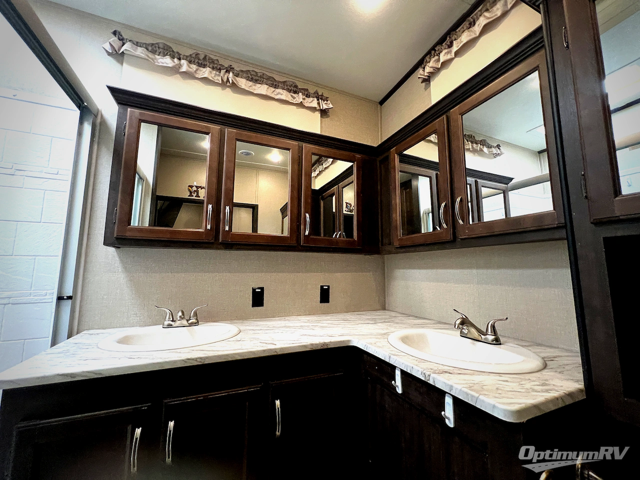 2020 Coachmen Brookstone 344FL Photo 25