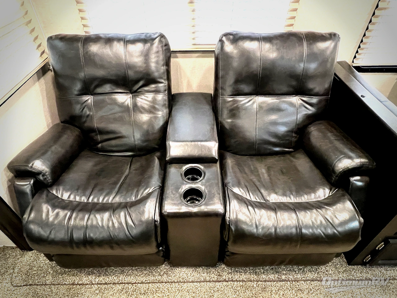 2018 Venture SportTrek 312VRK Photo 14