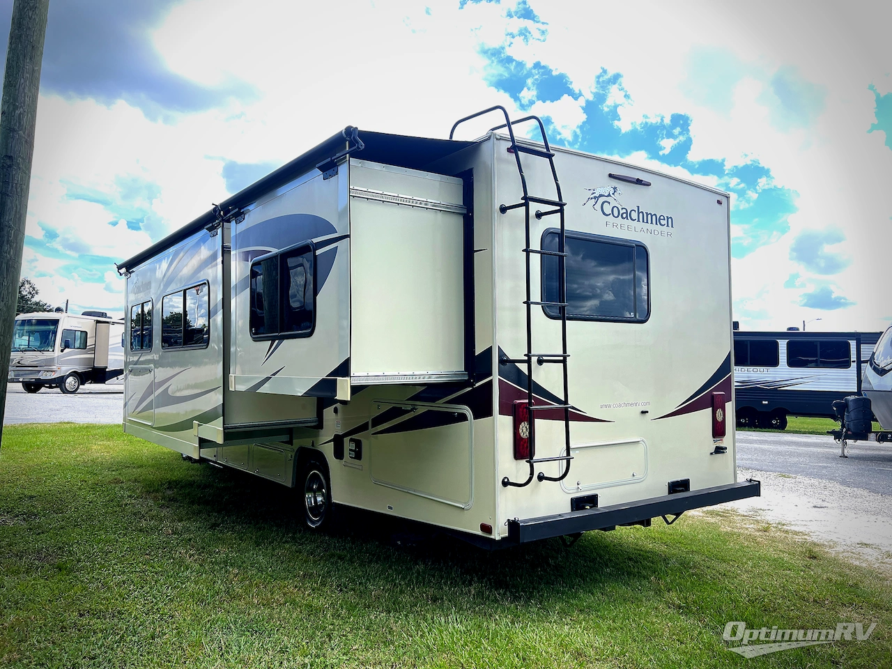 2018 Coachmen Freelander 28BH Ford 450 Photo 2