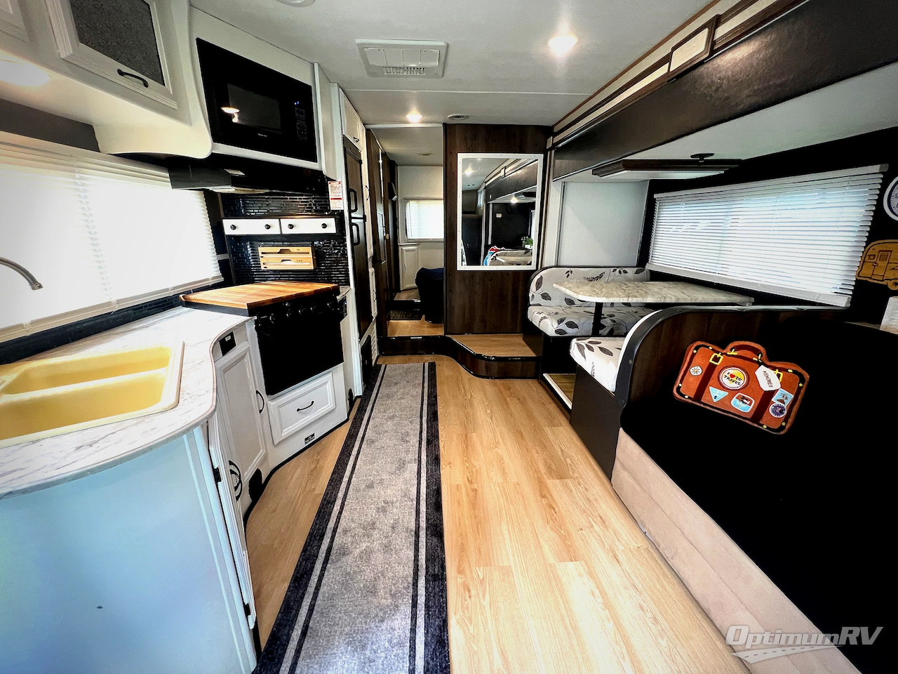 2018 Coachmen Freelander 28BH Ford 450 Photo 5