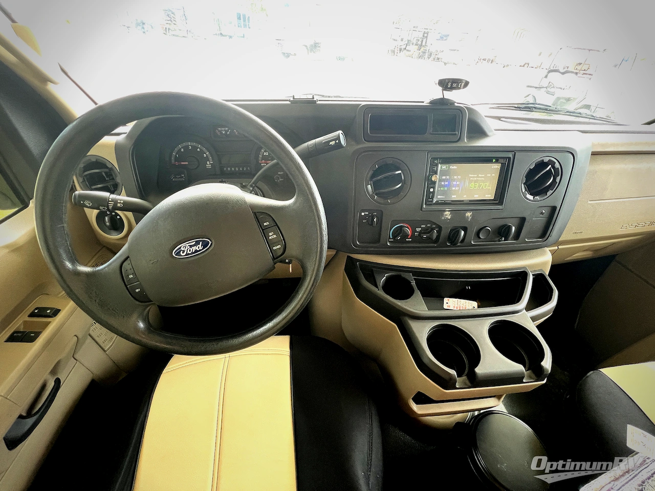 2018 Coachmen Freelander 28BH Ford 450 Photo 8