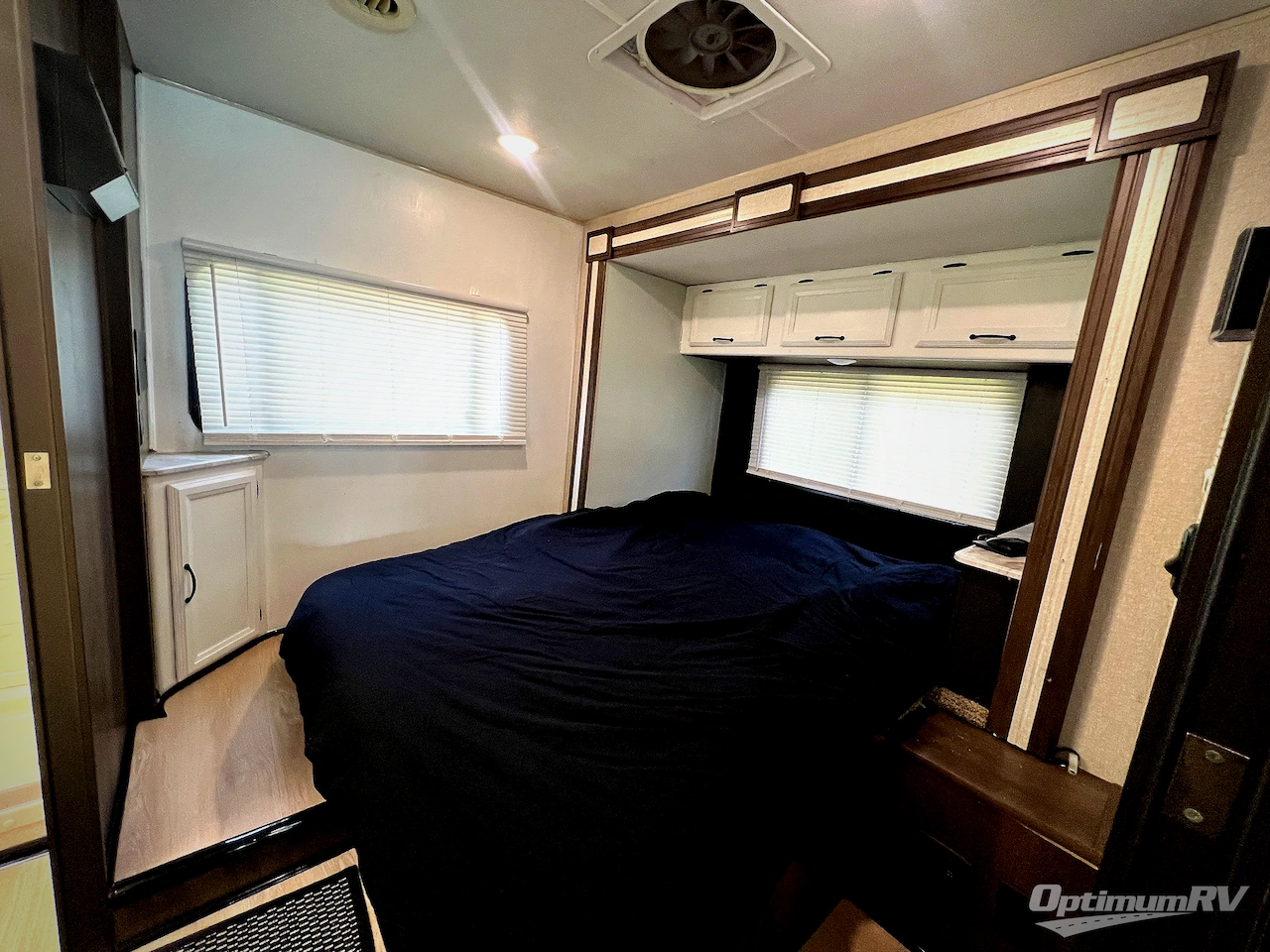 2018 Coachmen Freelander 28BH Ford 450 Photo 17