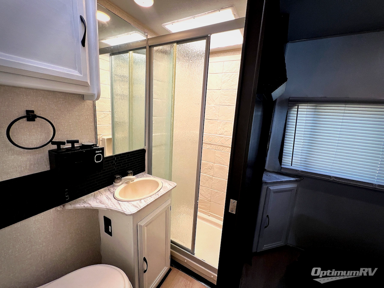2018 Coachmen Freelander 28BH Ford 450 Photo 19