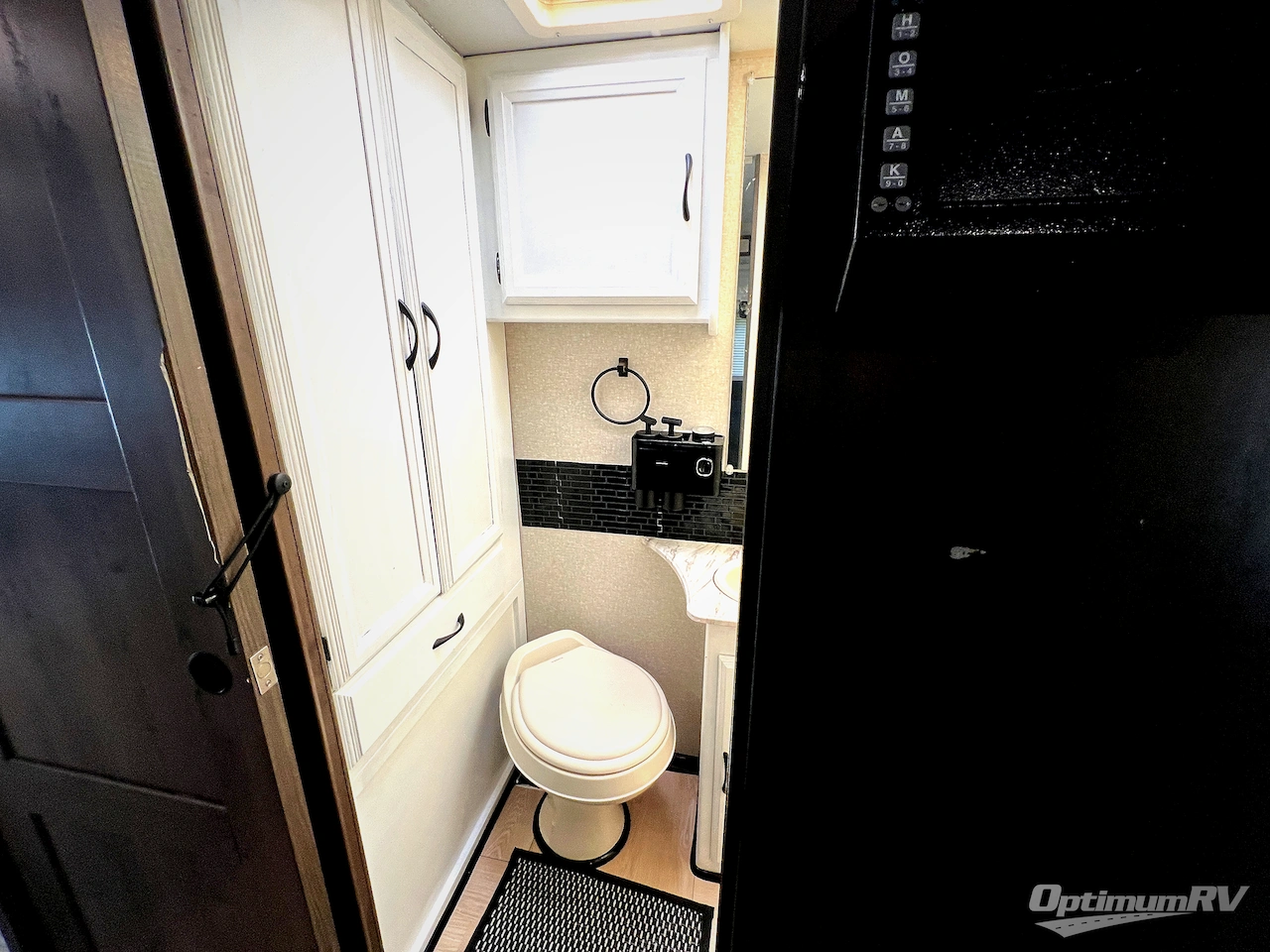 2018 Coachmen Freelander 28BH Ford 450 Photo 20