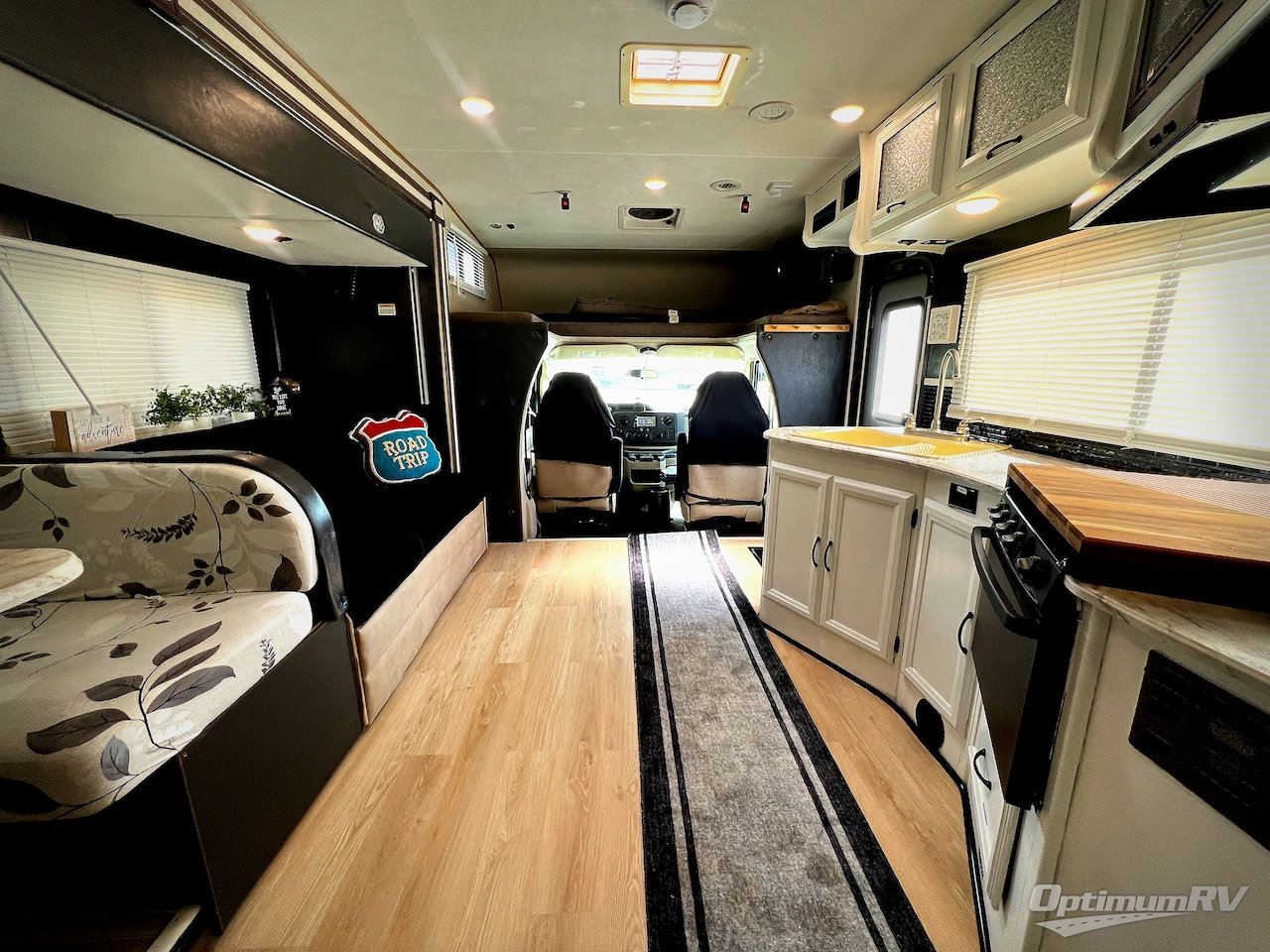 2018 Coachmen Freelander 28BH Ford 450 Photo 22