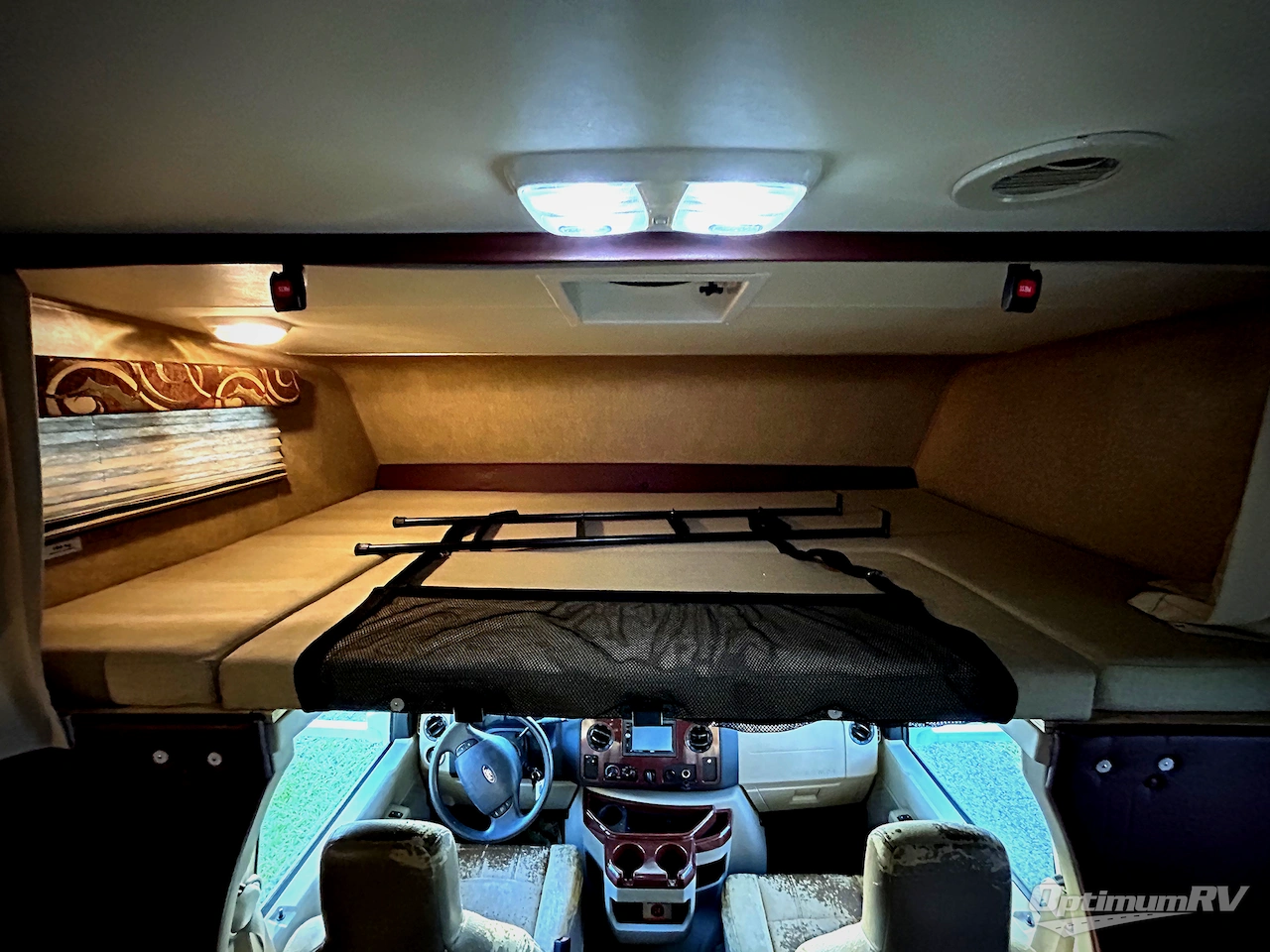 2014 Coachmen Leprechaun 319DS Ford 450 Photo 8