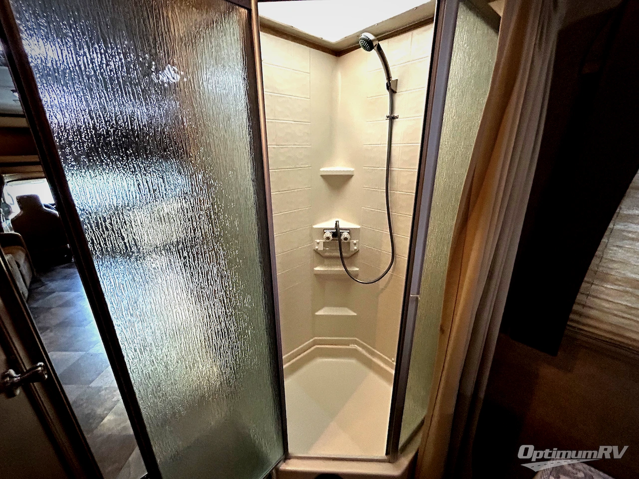 2014 Coachmen Leprechaun 319DS Ford 450 Photo 15