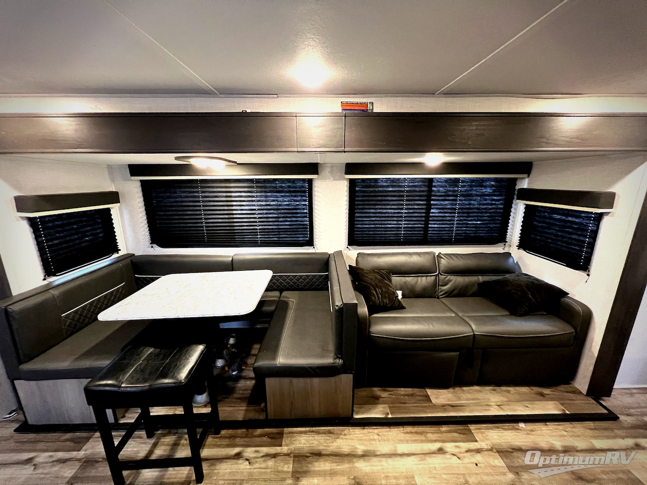 2022 Dutchmen Coleman Light 2755BH Photo 5