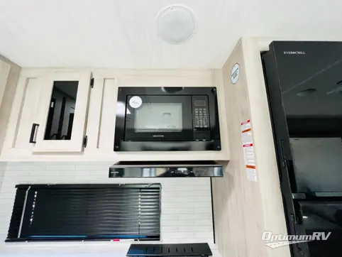 2025 East To West Della Terra 312BH RV Photo 3