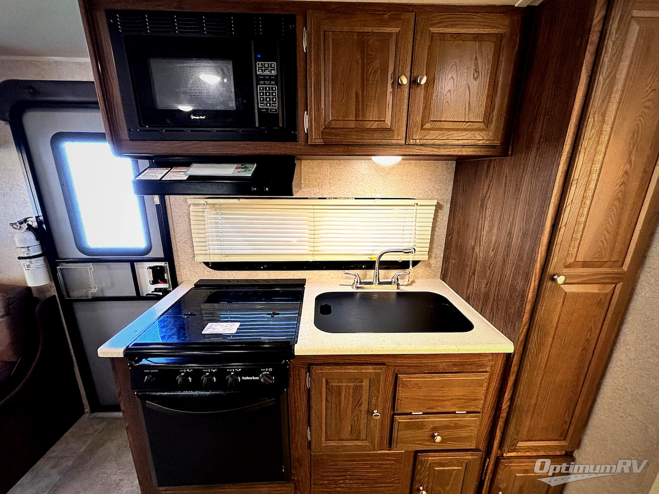 2018 Forest River Rockwood Roo 233S Photo 6