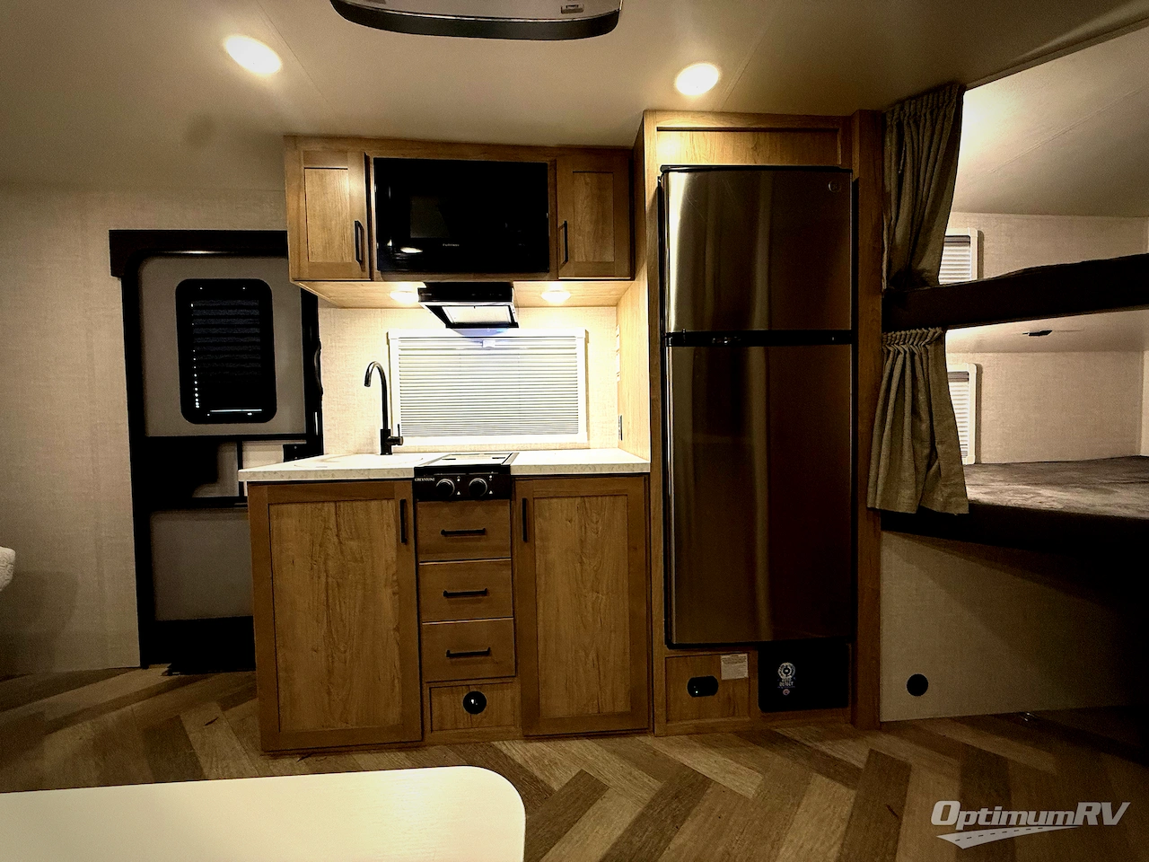 2023 Ember Overland Series 221MDB Photo 9