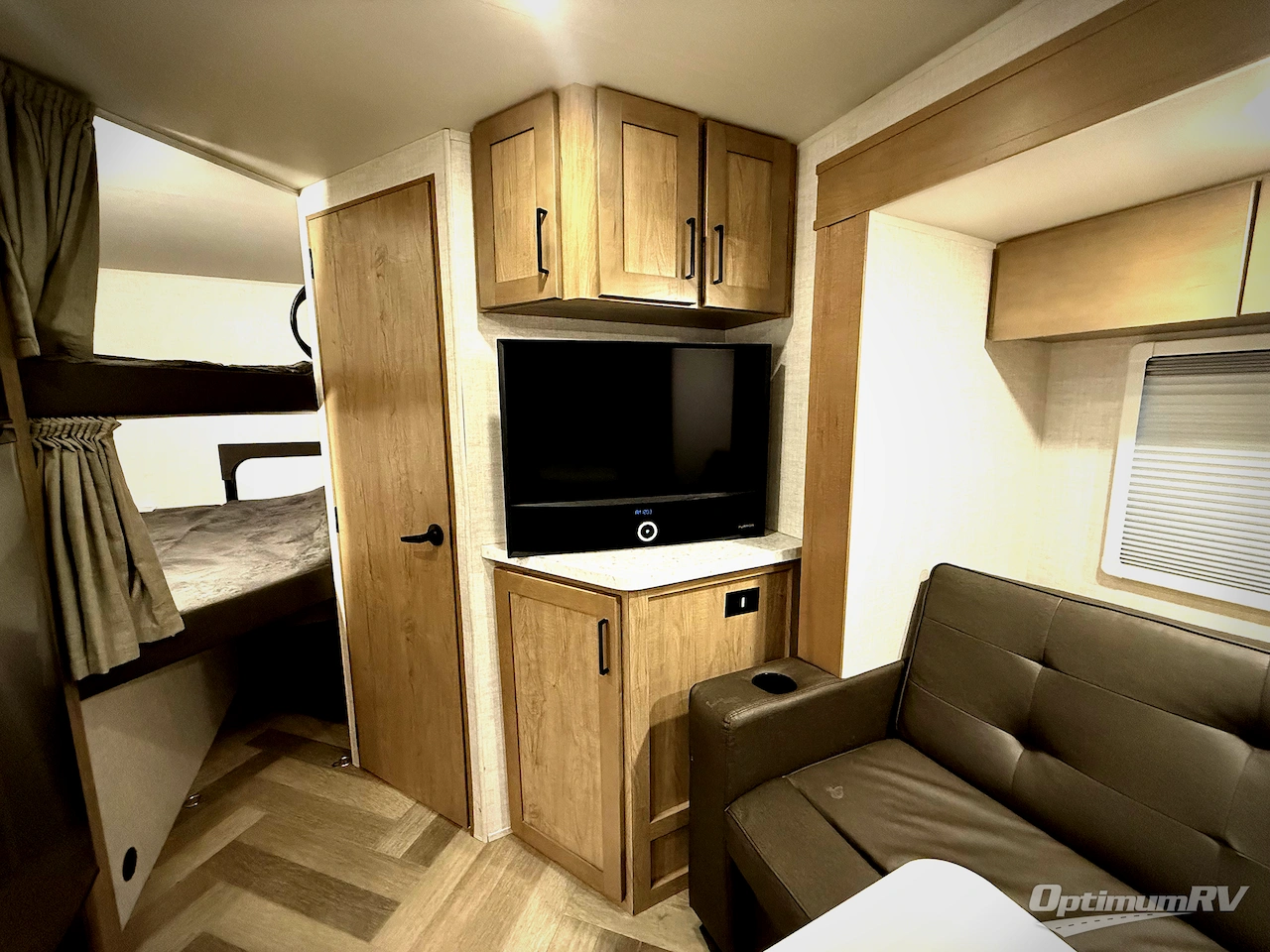 2023 Ember Overland Series 221MDB Photo 14