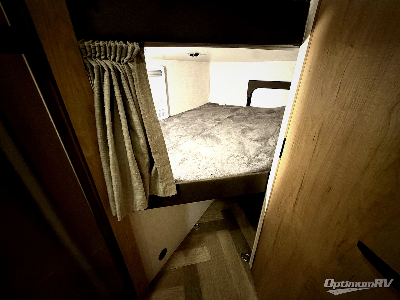 2023 Ember Overland Series 221MDB Photo 15