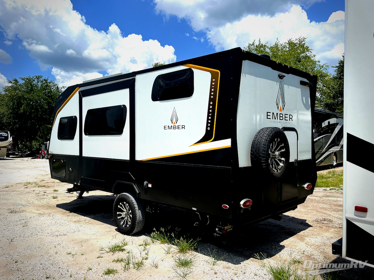 2023 Ember Overland Series 191MDB Photo 2