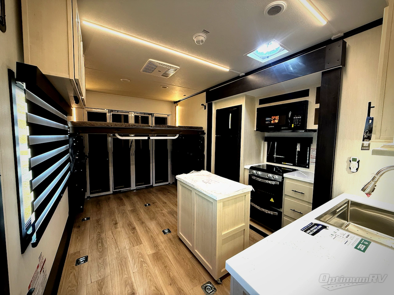 2026 Forest River Vengeance Rogue Armored 26L140 Photo 4