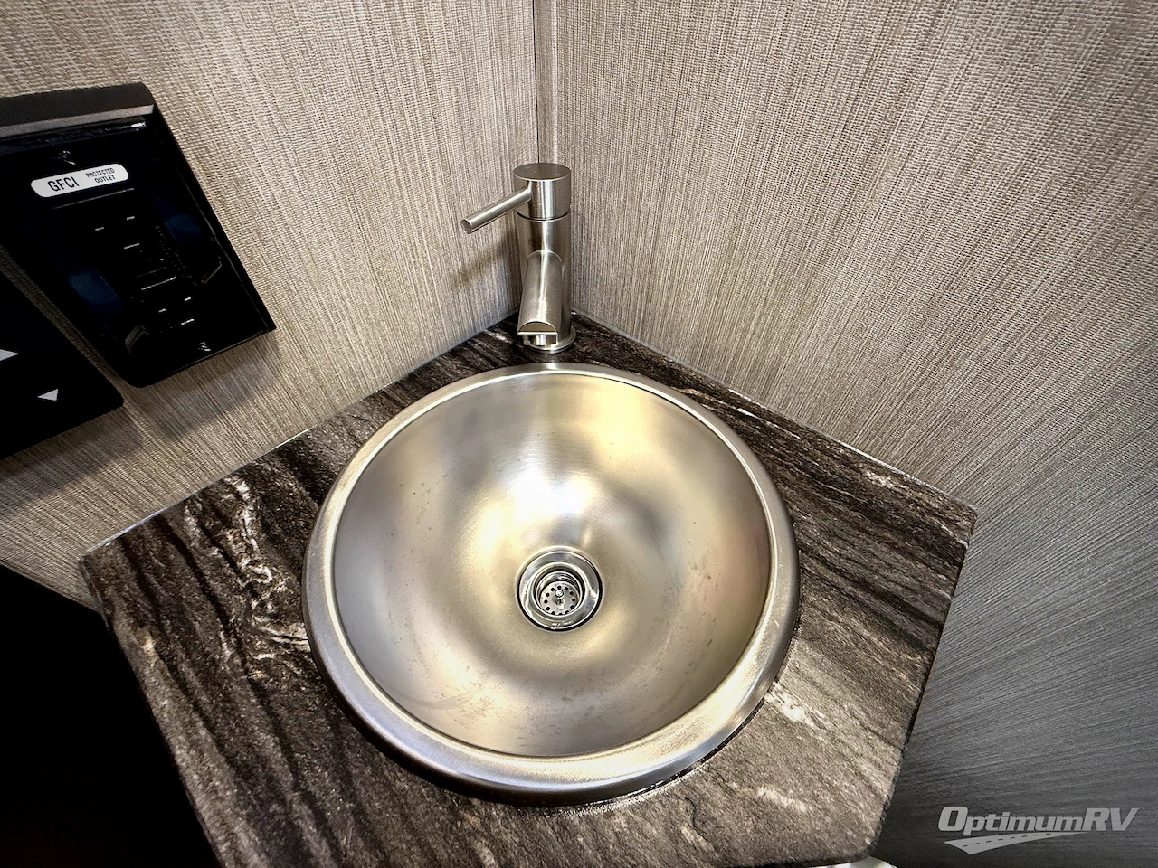 2026 Forest River Vengeance Rogue Armored 26L140 Photo 20