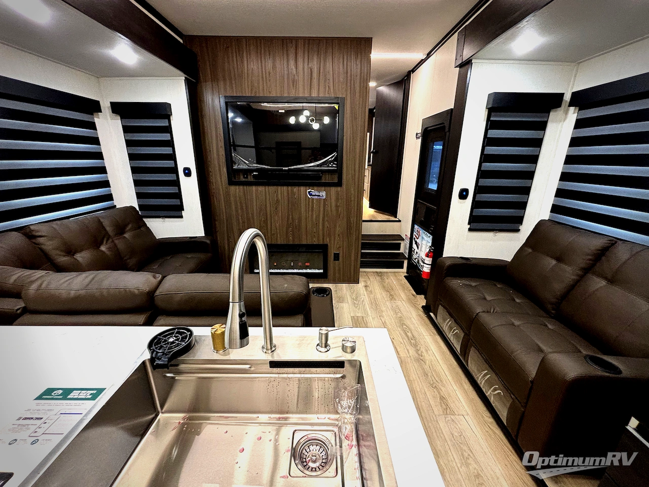 2026 Forest River Vengeance Rogue Armored 391T145 Photo 5