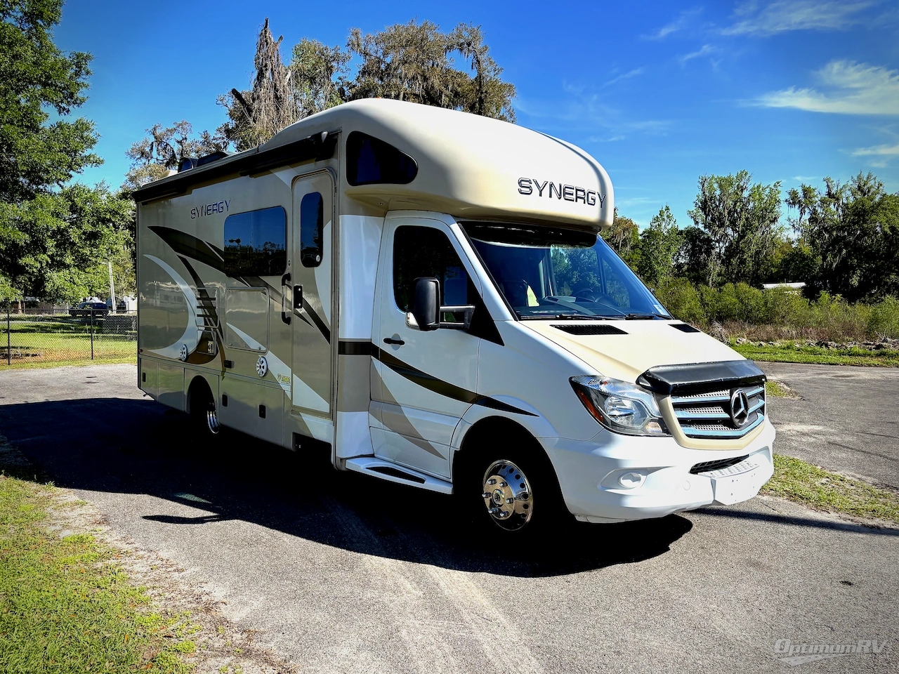 2018 Thor Synergy SD24 Photo 1