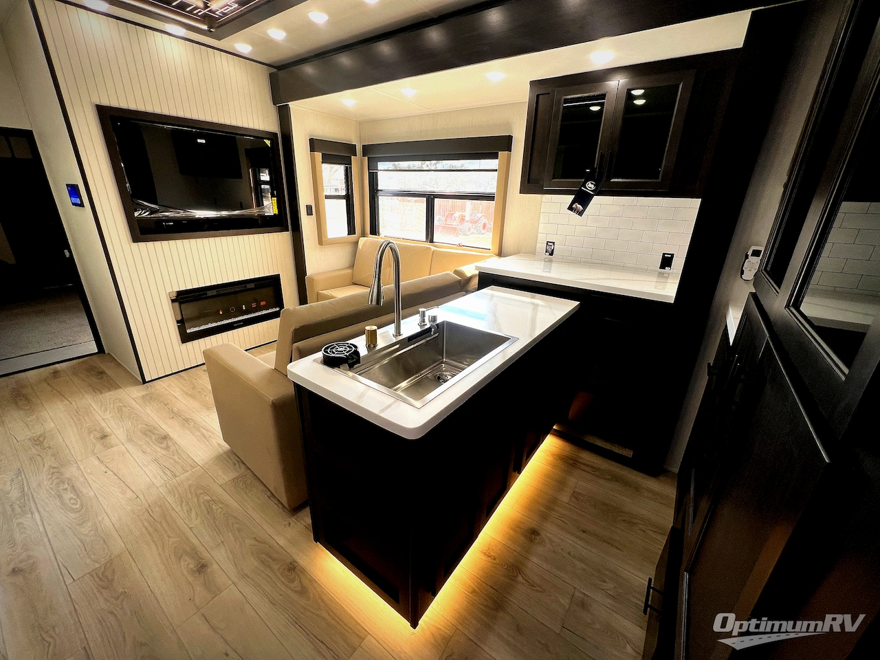 2026 Forest River Cherokee Vengeance 4413 Photo 13