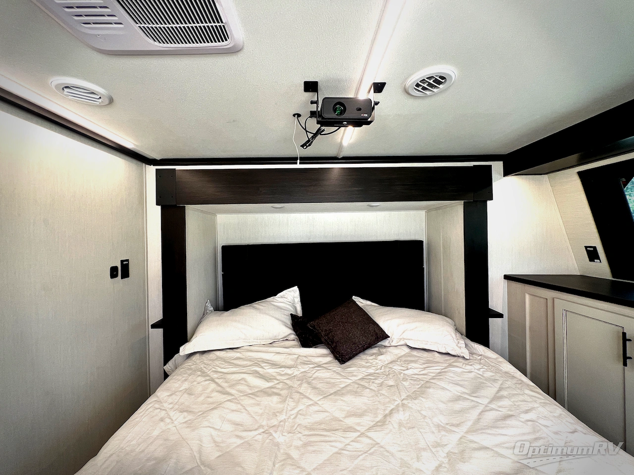 2026 Forest River Cherokee Vengeance 4413 Photo 17