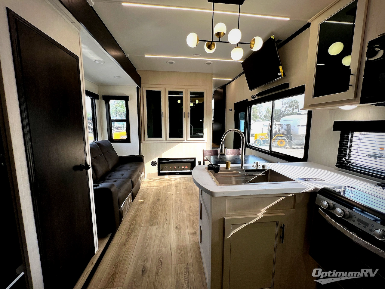 2026 Forest River Vengeance Rogue Armored 4015 Photo 5