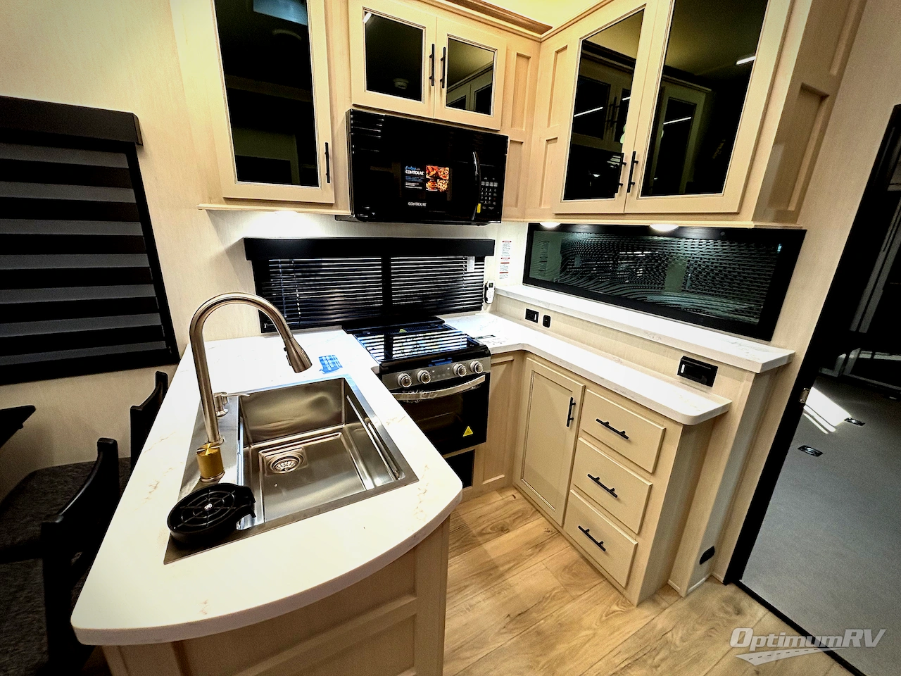 2026 Forest River Vengeance Rogue Armored 4015 Photo 6