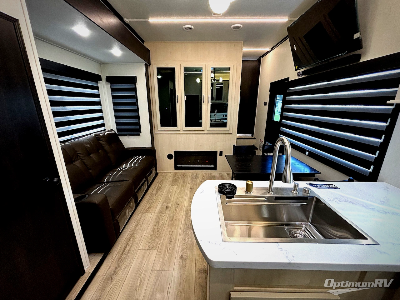 2026 Forest River Cherokee Rogue Armored 4015 Photo 5