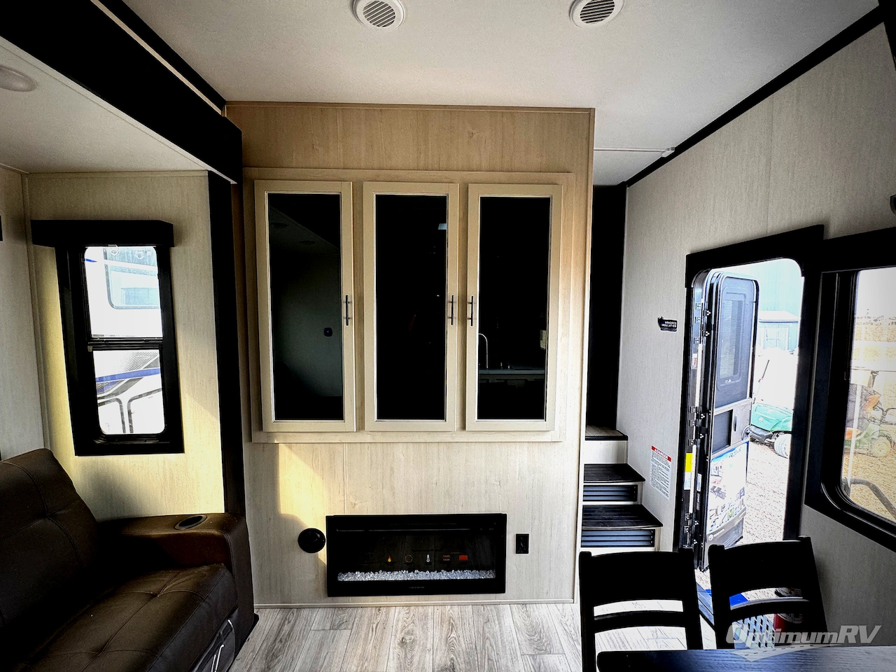 2026 Forest River Cherokee Rogue Armored 4015 Photo 6