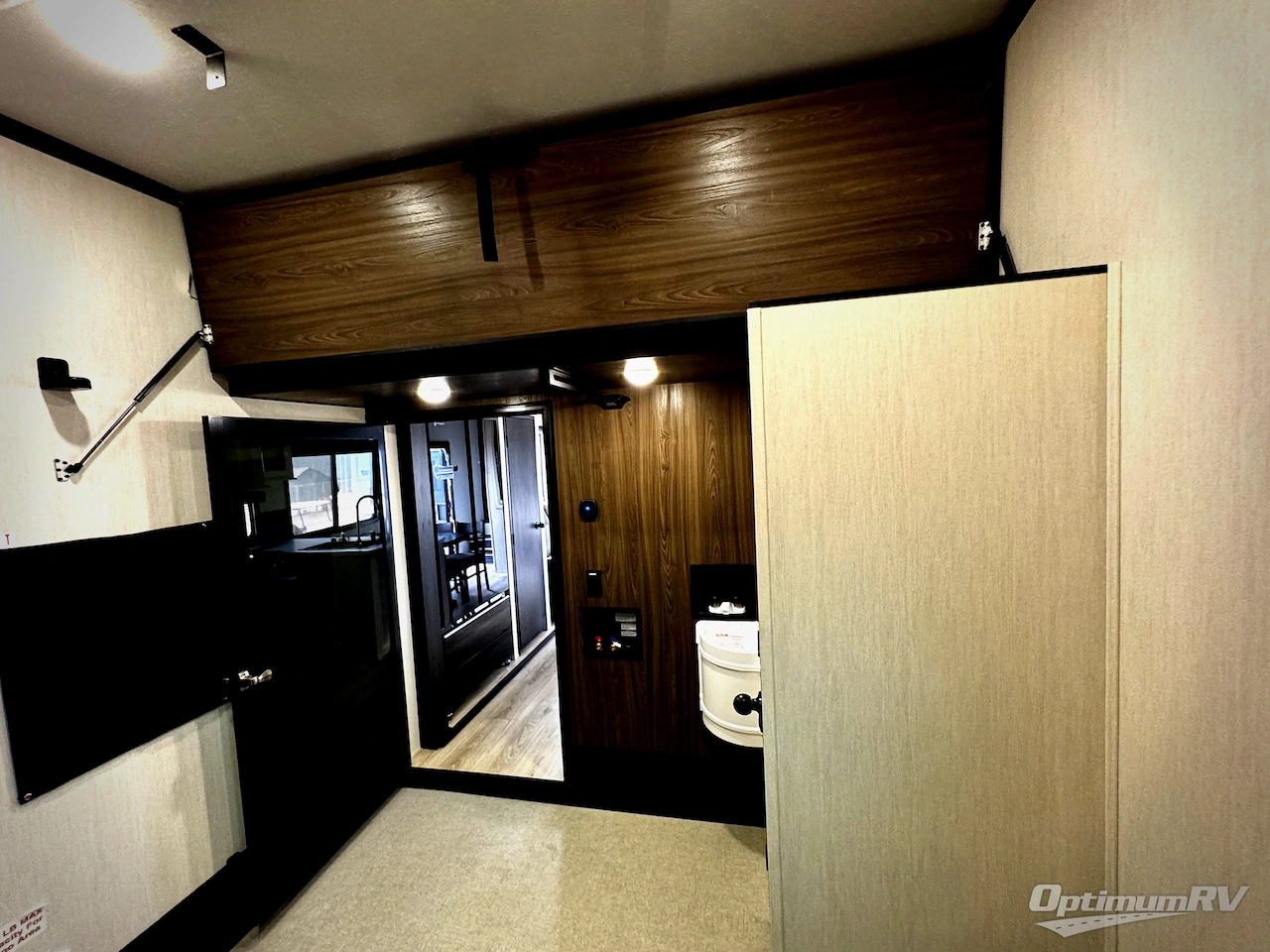 2026 Forest River Cherokee Rogue Armored 4015 Photo 16